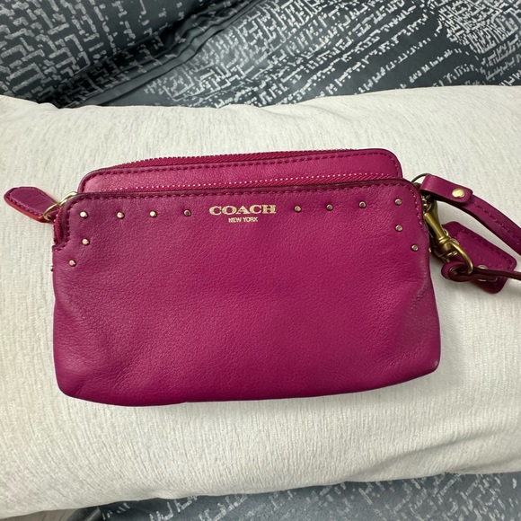 Coach EUC studded wristlet - Picture 3 of 8